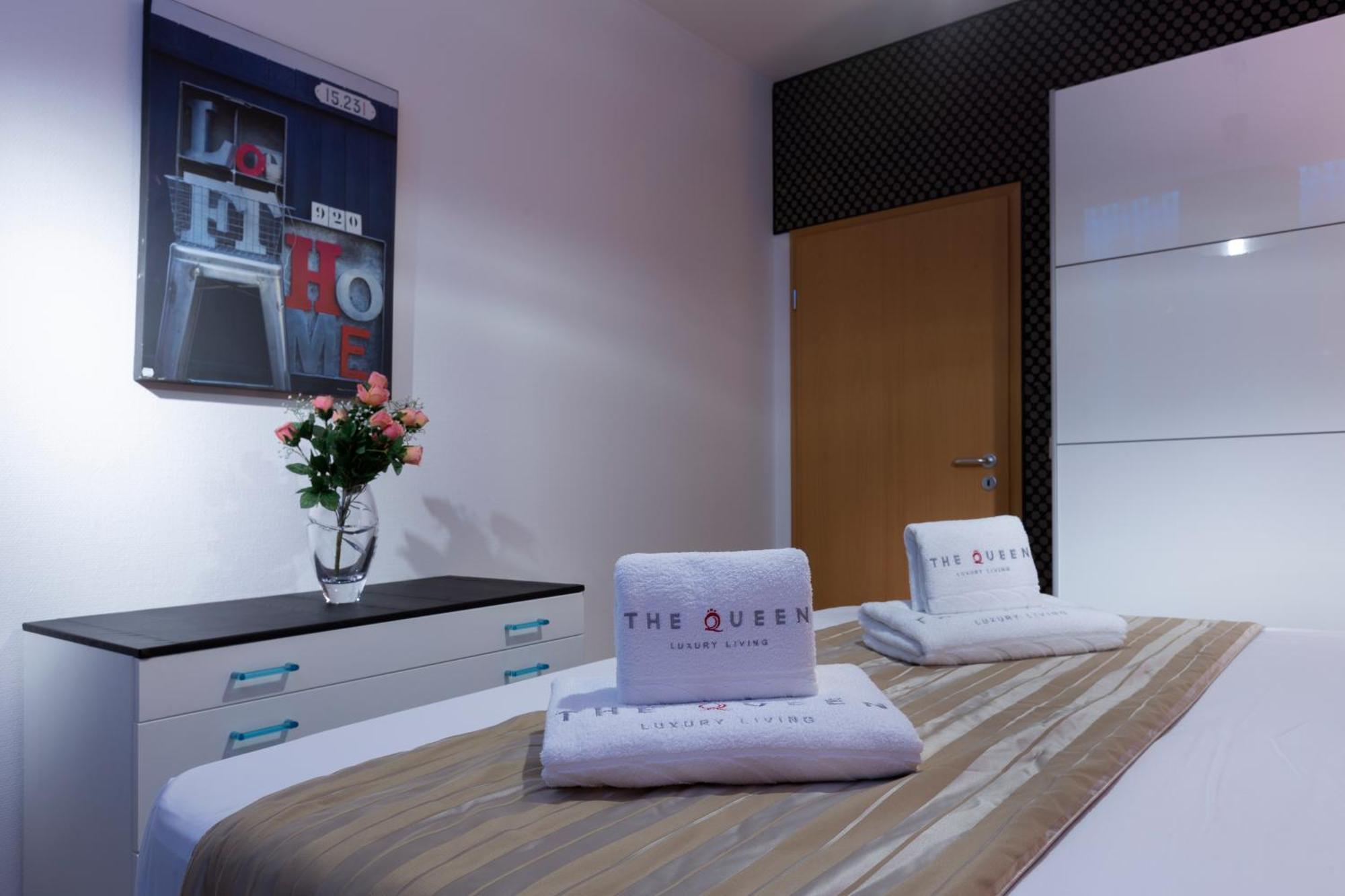 Vittoria Apartment *